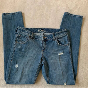 NEW York & Company Low waist Slim slouch leg. size 4